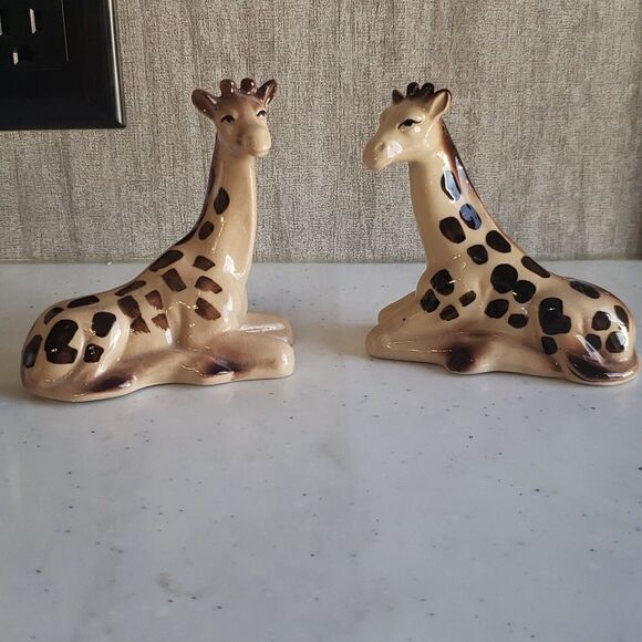 Cute Vintage Giraffe Porcelain Salt & Pepper Shakers - Picture 2 of 9